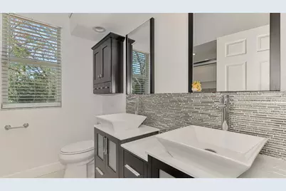 4900 Old Oakleaf Drive, Sarasota, FL 34233 - Photo 54