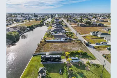 322 NE 20th Street, Cape Coral, FL 33909 - Photo 8