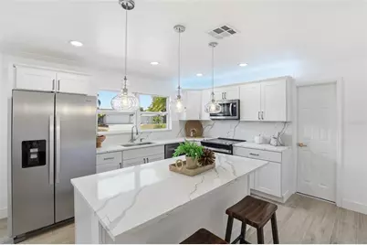 4637 Maceachen Boulevard, Sarasota, FL 34233 - Photo 10