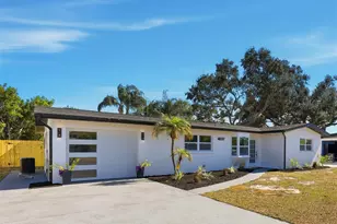 4637 Maceachen Blvd, Sarasota, FL 34233 - Photo 2