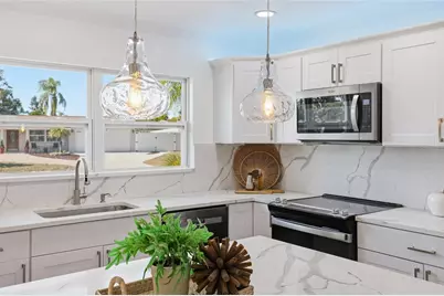 4637 Maceachen Boulevard, Sarasota, FL 34233 - Photo 14