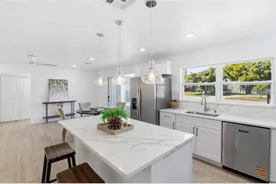 4637 Maceachen Boulevard, Sarasota, FL 34233 - Photo 12