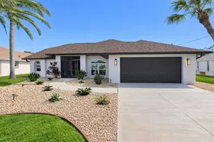 46 Sportsman Ct, Rotonda West, FL 33947 - Photo 2