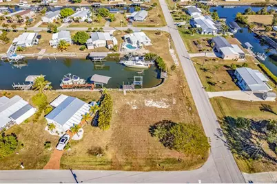 700 Hollyhill Court, Punta Gorda, FL 33950 - Photo 12