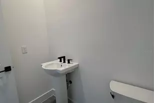 18460 Midsummer Pl, Venice, FL 34293 - Photo 34