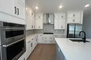 18460 Midsummer Pl, Venice, FL 34293 - Photo 18