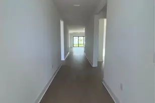 18460 Midsummer Pl, Venice, FL 34293 - Photo 4