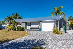 186 Chelsea Ct NW, Port Charlotte, FL 33952 - Photo 2