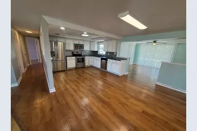 121 Carlisle Avenue NW, Port Charlotte, FL 33952 - Photo 4