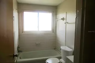 3024 Williamsburg St, Sarasota, FL 34231 - Photo 4