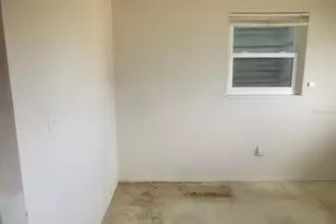 3024 Williamsburg St, Sarasota, FL 34231 - Photo 6