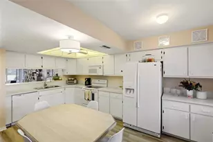 11644 SW Egret Cir, Lake Suzy, FL 34269 - Photo 14