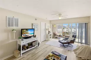 11644 SW Egret Cir, Lake Suzy, FL 34269 - Photo 10