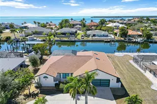 105 Sinclair St SE, Port Charlotte, FL 33952 - Photo 2