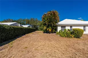 1029 Harbor Town Dr, Venice, FL 34292 - Photo 32