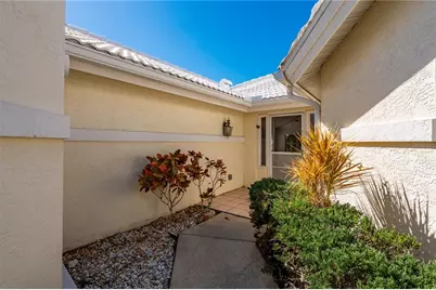 1029 Harbor Town Drive, Venice, FL 34292 - Photo 4