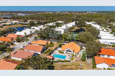 1029 Harbor Town Drive, Venice, FL 34292 - Photo 32