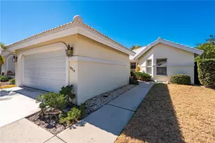 1029 Harbor Town Dr, Venice, FL 34292 - Photo 2