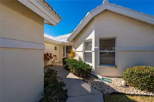 1029 Harbor Town Dr, Venice, FL 34292 - Photo 4