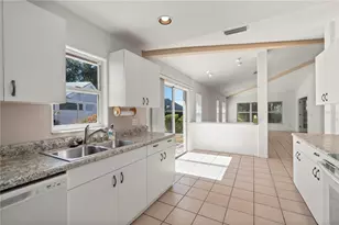 1029 Harbor Town Dr, Venice, FL 34292 - Photo 14