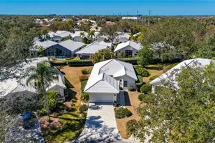 1029 Harbor Town Dr, Venice, FL 34292 - Photo 2