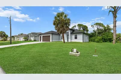 9 Tee View Road, Rotonda West, FL 33947 - Photo 4