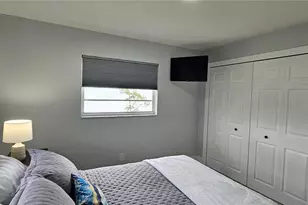 251 SE 46th St, Cape Coral, FL 33904 - Photo 8