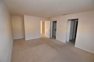 220 Pompano Dr SE, Saint Petersburg, FL 33705 - Photo 14