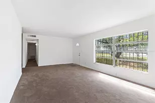 815 Papaya Dr, Tampa, FL 33619 - Photo 6