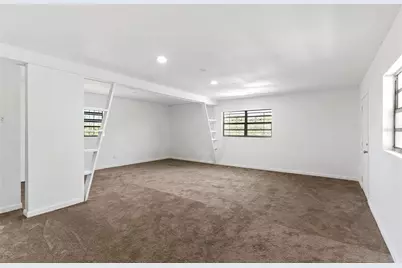 815 Papaya Drive, Tampa, FL 33619 - Photo 14