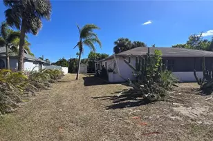 2094 Carpetgreen St, Port Charlotte, FL 33948 - Photo 10