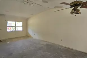 2094 Carpetgreen St, Port Charlotte, FL 33948 - Photo 4