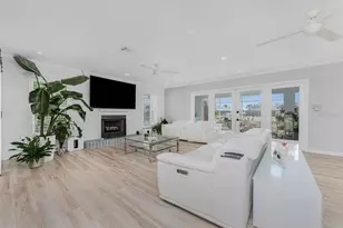 139 Seville Pl SW, Port Charlotte, FL 33952 - Photo 4