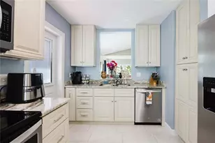 689 Linden Dr, Englewood, FL 34223 - Photo 12