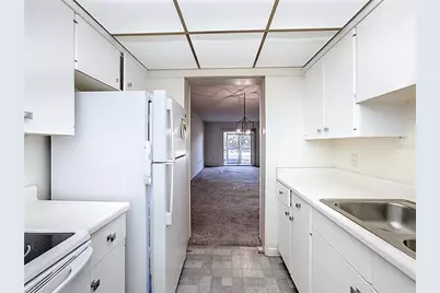 649 Tamiami Trail S #112, Venice, FL 34285 - Photo 8