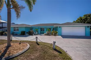 121 Sinclair St SE, Port Charlotte, FL 33952 - Photo 2