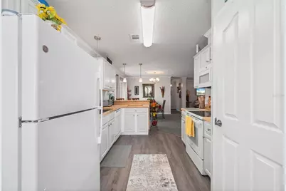 1000 Kings Highway #390, Port Charlotte, FL 33980 - Photo 14