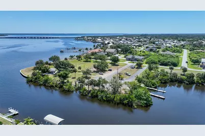 12121 Snow Bird Avenue, Port Charlotte, FL 33981 - Photo 4