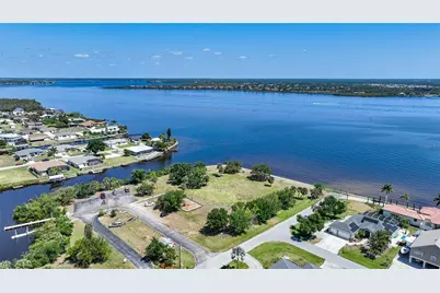 12121 Snow Bird Avenue, Port Charlotte, FL 33981 - Photo 2