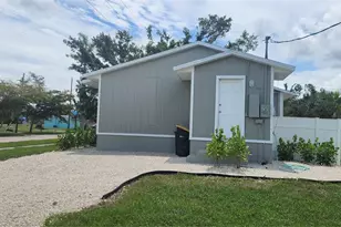 541 E Virginia Ave, Punta Gorda, FL 33950 - Photo 6