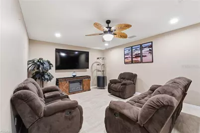 528 SE 5th Place, Cape Coral, FL 33990 - Photo 6