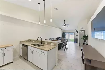 528 SE 5th Place, Cape Coral, FL 33990 - Photo 18