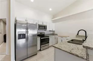 528 SE 5th Pl, Cape Coral, FL 33990 - Photo 16