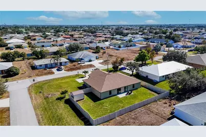 528 SE 5th Place, Cape Coral, FL 33990 - Photo 36