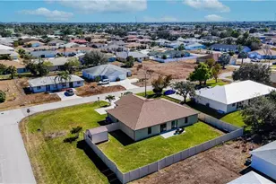 528 SE 5th Pl, Cape Coral, FL 33990 - Photo 36