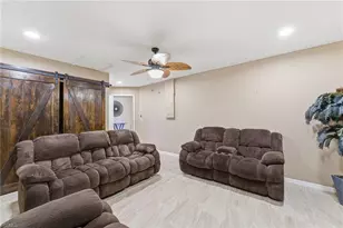 528 SE 5th Pl, Cape Coral, FL 33990 - Photo 8