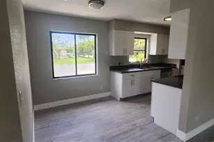 541 E Virginia Ave, Punta Gorda, FL 33950 - Photo 6