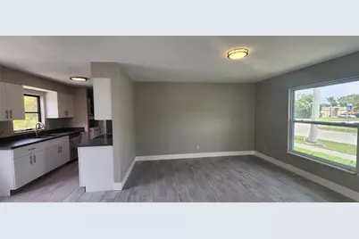 541 E Virginia Avenue, Punta Gorda, FL 33950 - Photo 2