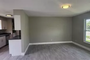 541 E Virginia Ave, Punta Gorda, FL 33950 - Photo 2