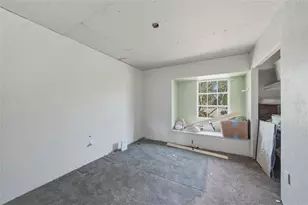 2327 Ambrose Ln, Port Charlotte, FL 33952 - Photo 10